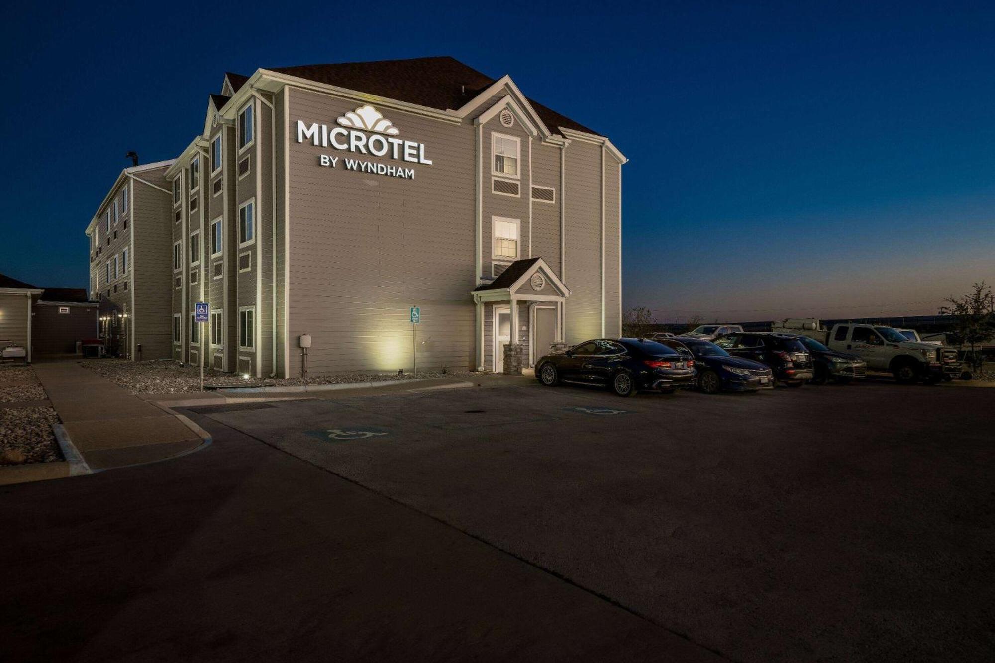 Microtel Inn & Suites By Wyndham Sweetwater Exterior photo